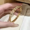 Pulsera de Latón de Venta Caliente Transfronteriza Europea y Americana con Incrustación Completa de Diamantes, Estilo Lujo Ligero, Pulsera con Broche de Circonita, Estilo Minimalista