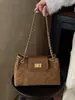 2026 Nova Bolsa Grande Acolchoada com Corrente Estilo Coreano Retro Diamante Texturizada para Mulheres para o Trabalho Ombro Único Transversal Bolsa de Mão Tendência