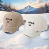 Gorras Infantiles Otoño e Invierno Gorras de Béisbol de Lana de Cordero para Niños Gorras de Viaje para Niñas Bordado Personalizado de Letras Gorras de Béisbol Cálidas Modernas