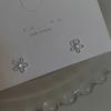 Aretes Frescos para Mujer ins Estudiante Coreano Viajero Diario Plumeria Dulces Pequeños Diamantes Huecos Aretes de Flores