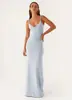 Ayj25L214-Vestido Slip Popular Estilo Americano com Decote em V Profundo e Costas Abertas, com um Caimento Fluido e de Conto de Fadas, Adequado para Férias e Roupas de Noite, Vestido Emagrecedor