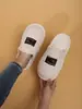 Nuevas zapatillas de felpa de algodón silenciosas para mujer para el hogar, transfronterizas, para otoño e invierno, zapatillas cálidas posparto, ajuste holgado, disponibles para dropshipping de pedidos pequeños