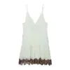 Comercio Exterior Transfronterizo Ropa de Mujer 2026 Nuevo Producto Estilo Europeo y Americano Moda Encaje Empalmado Cuello en V Vestido de Tirantes 7200315