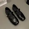 Sapatos femininos estilo francês, elegante novo modelo de verão 2025, sapatos femininos Mary Jane planos marrons, bico quadrado, sapatos de fada inspirados em Chanel