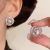 Pendientes de Circonita Micro-incrustada Estilo Lujo Ligero Huecos con Perlas Estilo Celebridad Elegantes Aretes de Flor Moda Sencilla Joyería para la Oreja