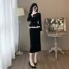 Moda High-End Roupa de Inverno Ano Novo Feminina Design Preto Estiloso Camiseta Interna Manga Longa