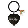 Llavero con colgante de acero inoxidable con forma de corazón, grabado, regalo de San Valentín, regalo festivo, llavero de metal arcoíris.