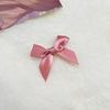 Broche pequeño de lazo biselado de 4 cm con pasador para bolso, parte superior, falda, vestido, joyería linda, simple y versátil