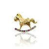 Broche Mais Vendido do Ano Novo do Cavalo com Zircônia Colorida Incrustada em Cobre, Acessório de Roupa Mascote, Sucesso Instantâneo, Luxo Leve Transfronteiriço com um Toque de Alta Qualidade