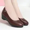 2026 Novos Sapatos Femininos de Outono com Sola Macia, Bico Redondo e Salto Baixo, Antiderrapantes, Plataforma, Confortáveis, Versáteis, para Trabalho, para Mães