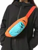 Bolsa de pecho para botella de agua con bloques de color para exteriores, mochila cruzada ligera para senderismo, montañismo, ciclismo, bolsa de almacenamiento portátil para taza de agua