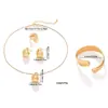 Conjunto de aretes, collar y pulsera de diseño de moda nicho Xiyinyin transfronterizo de alta gama con forma de gota de agua para mujer, en stock para entrega rápida