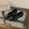 Sapatos Mary Jane Femininos 2026 Outono Novo Salto Baixo Retrô Antiderrapante Camélia Sapatos de Caminhada Sapatos de Dirigir Sapatos Pequenos de Couro