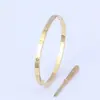 Venda Direta de Fábrica Cartão Mais Chave de Fenda Pulseira Sexta Geração Versão Estreita 18K Pulseira de Aço Inoxidável Popular da Moda Europeia e Americana para Casal