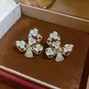 Brincos Pendentes de Gota D'água em Rombos Cravejados de Diamantes Agulha de Prata, Estilo Minimalista Único, Tarraxas de Orelha Modernas e Elegantes, Brincos de Luxo Leve de Alta Qualidade