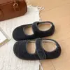 Zapatos de mujer con aumento de altura oculto y forro polar, Velcro, zapatos peludos, Otoño/Invierno 2026, combinan bien con faldas, Mary Janes, zapatos cálidos de algodón