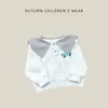 Camisa básica de cuadros con cuello estilo coreano para niño pequeño, primavera y otoño, sudadera suave de manga larga con estampado de coche de dibujos animados para bebé