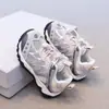 Zapatos para Niños Niños 2026 Verano Nuevos Zapatos Deportivos para Correr para Niños Malla Transpirable Niños Medianos y Grandes Casuales Zapatos de Malla Forrest Gump