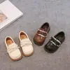 Zapatos de Cuero Negro para Niñas Estilo Coreano Zapatos de Princesa con Lazo Nuevas Llegadas Primavera/Otoño 2025 Suela Suave para Bebé Zapatos de Desempeño para Niños Medianos/Grandes