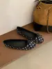Primer Encuentro con los Zapatos Planos Redondos de Lunares con Lazo Estilo Francés Inspirados en Chanel para Mujer, Bailarinas Planas Poco Profundas Primavera 2026