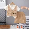 Conjunto de Tres Piezas para Niños de Verano Estilo Coreano Guapo Moderno de Moda con Doble Bolsillo Venta al por Mayor desde Fábrica de Origen