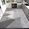 La alfombrilla de suelo para cocina es antideslizante, resistente al aceite, se limpia fácilmente, lavable, impermeable de PVC, resistente a la suciedad y es una alfombrilla de suelo especial de cobertura total para el hogar