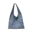Bolsa de Ombro Ness Primavera/Verão Nova Feminina para Axila, Grande Capacidade, Design com Argola de Metal, Bolsa de Lona Casual Única