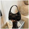 Bolso de Hombro Cruzado de Verano Nuevo Estiloso de Nicho Forma de Media Luna 2026 Moda Tendencia Casual para Mujer con Textura