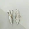 Sandalias de mujer de moda y sencillas, nuevas sandalias europeas y americanas de punta cerrada para primavera/verano con una sola tira y tacón grueso, zapatos de moda