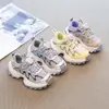 Zapatillas de moda para niñas 2026 primavera y otoño nuevos zapatos deportivos para niños con nuevos botones giratorios de estilo chino, zapatillas tipo papá versátiles