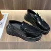 Outono Inverno 2026 Mocassins Slip-on Couro Genuíno Solado Grosso Sapatos de Couro Business Casual Calçados de Puxar Sapatos Preguiçosos Sapatos Femininos para Todas as Estações