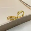 Versión de Alta Gama de Pendientes Baojia con Forma de Serpiente, Pendientes de Serpiente, Modernos, Versátiles, Sencillos, Ligeros, Pendientes de Diamantes Completos de Lujo y Alta Gama para Mujeres