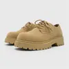 Botas derby transfronteiriças, nova coleção de outono, coturnos de cano baixo para homens, botas de trabalho retrô, com sola grossa, que aumentam a altura, respiráveis e feitas de camurça.