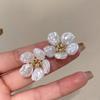 Pendientes de perlas barrocas retro francesas para mujer, únicos, dulces, ligeros, de lujo, con flores, nuevos pendientes de moda 2025