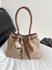Bolso de axila de ante de ciervo de gran capacidad para mujer, Nuevo bolso de hombro retro mate de otoño e invierno, Bolso tote versátil para el trabajo