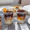 Caneca de Café de Celebridade da Internet Descartável para Bebidas Frias para Pets com Tampa Caneca para Chá de Leite Embalagem Plástica para Levar Venda por Atacado Comercial
