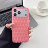 Funda para Teléfono con Patrón Retorcido y Agujeros Grandes para Disipación de Calor Compatible con Apple 17PROMAX Personalidad de Moda 13/14 Transparente Mate 11