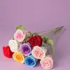 Taça de Vinho Acabada Cruzada Flor Rosa Buquê Artificial Flor Falsa Presente de Dia dos Namorados Decoração de Mesa de Centro para Sala de Estar Ornamento