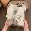 Zapatos Blancos con Cordones y Suela Gruesa para Mujer 2026 Primavera Nuevos Versátiles Casuales Ligeros Deportivos Individuales Zapatos de Mujer Venta al por Mayor