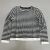 Camisa base versátil de manga larga con cuello redondo, corte ajustado, estilo casual de otoño a rayas, imitación de dos piezas, para mujer, en rayas negras y grises