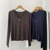 Início do Outono Modal Tencel Drapeado Botão Manga Longa Camiseta de Base Feminina Decote V Ombro Direito Slim Top de Manga Longa