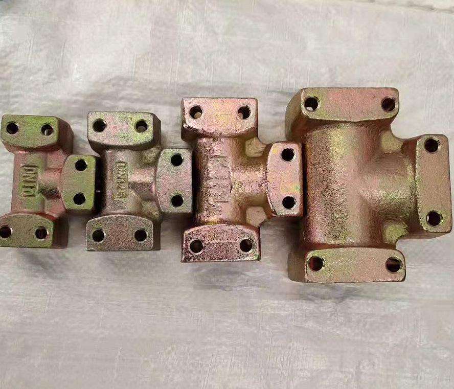 矿用三通