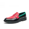 Sapatos Casuais de Couro Coloridos Retro de Tamanho Grande para Primavera e Outono Masculino Novos Mocassins Slip-On Tendência Estilo Coreano para Homens