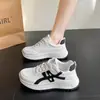 Tênis Dad de Solado Grosso para Aumentar a Altura para Mulheres 2025 Novo Verão Confortável Emagrecedor Versátil Casual Esportivo Sapatos Brancos