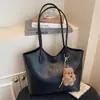 Bolso Retro de Moda Transfronterizo 2025 para Mujer, Bolso de Hombro Versátil Simple Otoño e Invierno, Bolso Tote de Gran Capacidad para Viajes Diarios