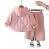 Colección Otoño/Invierno 2026: Conjunto de Sudadera Elegante para Niños y Bebés, Conjunto de Tres Piezas Moderno para Bebé con Color Sólido, Diseño de Mariposa con Pedrería