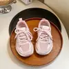 Zapatos Casuales Transpirables para Niños 2026 Primavera Nuevo Estilo Zapatos Blancos Versátiles para Niños Zapatos Deportivos de Entrenamiento Alemanes de Malla para Niñas