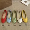 Sapatos femininos amarelos de camurça com sola reta, novo 2026 primavera-verão vermelho francês sapatilhas gentis para noite