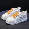 Tênis Branco com Velcro Feminino 2026 Primavera/Outono Novo Versátil com Solado Grosso Popular para Exportação Respirável Casual para Mulheres
