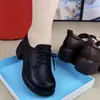 Sapatos Pequenos de Couro Estilo Britânico Nova Coleção Primavera 2026, Couro Macio, Salto Grosso, Cadarço, Bico Redondo, Leve, Sola Macia, Sapatos de Trabalho para Mulheres